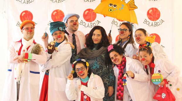 Wendy Ramos, en su personaje de doctora Bolarroja, transforma hospitales en escenarios de esperanza, llevando humor, ternura y complicidad a niños, médicos y familias a través del arte del clown. (Foto:Archivo)