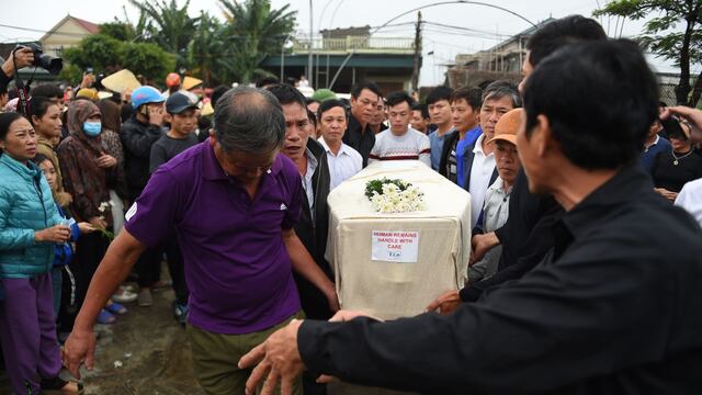 Vietnam: llegan los primeros 16 restos de fallecidos en camión frigorífico del Reino Unido