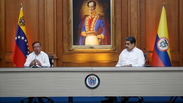 Presidente de Colombia viaja a Caracas para una “reunión bilateral extraordinaria” con Maduro