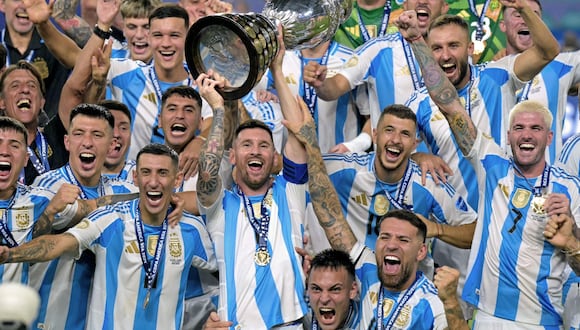 Con lágrimas de un Messi eterno y un Di María descomunal por última vez: Argentina y por qué es el dueño de todos los títulos. (Foto: AFP)