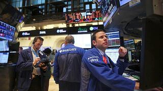 Wall Street anota pérdidas en apertura de operaciones