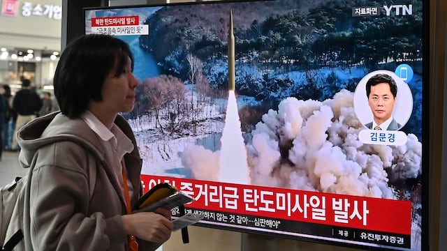 Corea del Norte lanza un misil balístico de alcance intermedio al mar de Japón