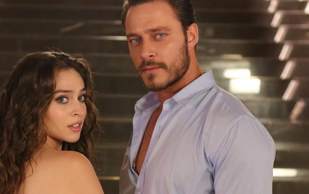 Los actores Cemre Baysel y Burak Çelik son los protagonistas de la comedia romántica “Más hermosa que tú” (Foto: Gold Film)