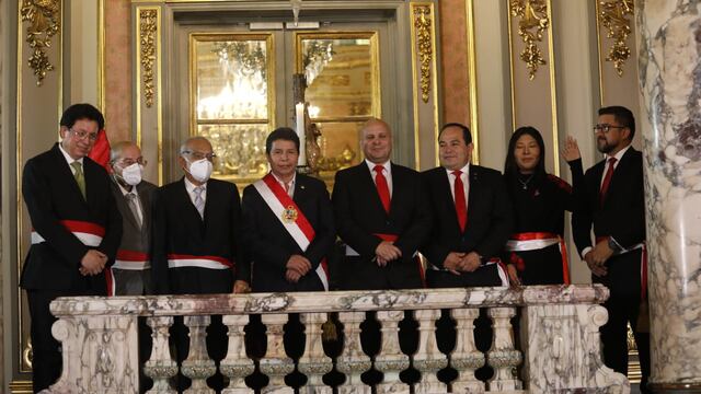 Pedro Castillo realiza cambios en seis ministerios y ratifica a Aníbal Torres