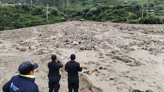 “Parte de la ladera está en el aire”: varios muertos y desaparecidos por enorme huaico en Apurímac
