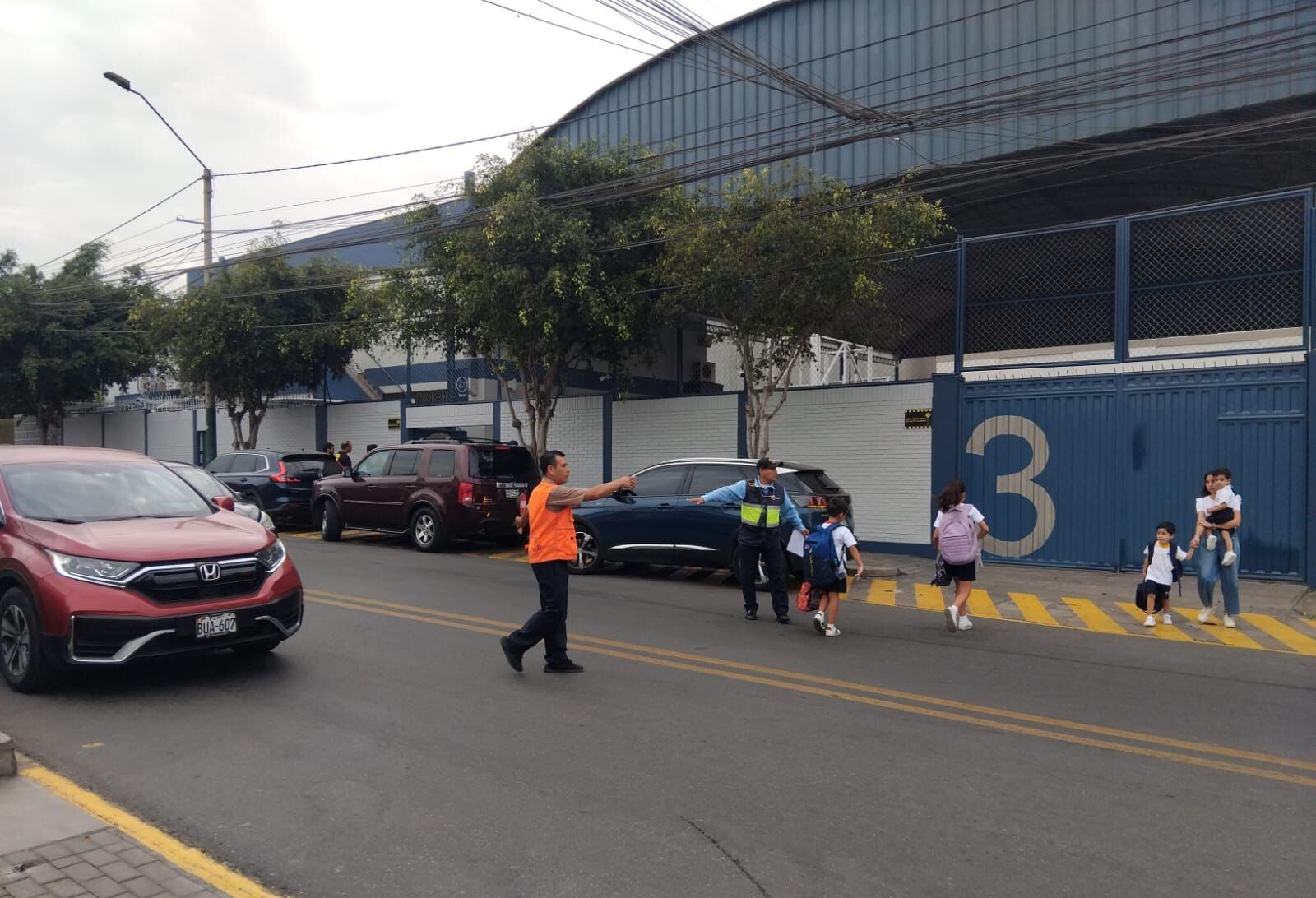 El municipio de Surco señaló que ha destinado más serenos en los exteriores del colegio. (Foto: Municipalidad de Surco)