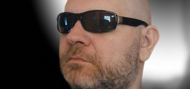 ¿Cuántos guardaespaldas protegen a Edwin Castro?