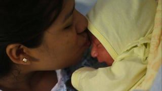 Separar al bebé de su madre provoca trastornos intestinales