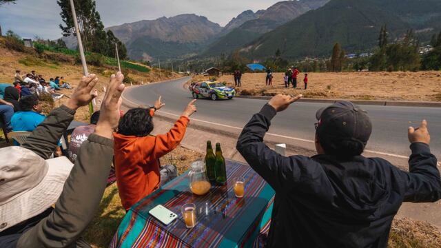 Caminos del Inca es de todos los pueblos: así fue el paso de los vehículos por el asfalto entre Ayacucho y Cusco