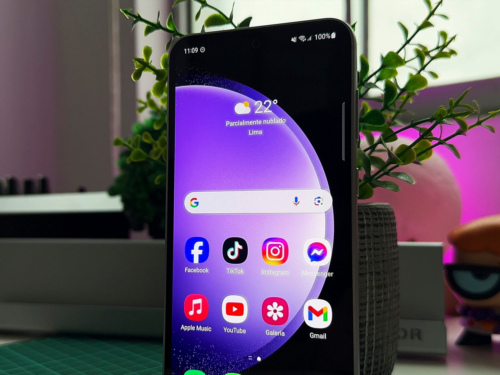 REVIEW | El Samsung Galaxy S23 FE ha llegado. Este dispositivo cuenta con un tamaño de 158 x 76,5 x 8,2 mm con 209 gramos. (Foto: MAG - Rommel Yupanqui)