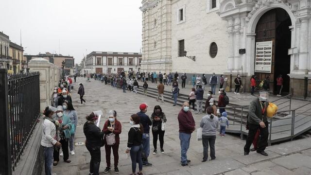 Cercado de Lima: fieles de San Judas Tadeo forman larga cola en iglesia San Francisco