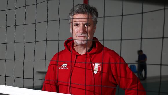Francisco Hervás presentó su renuncia al cargo de técnico de la selección nacional de vóley | Foto: Archivo / Jorge Cerdan / El Comercio