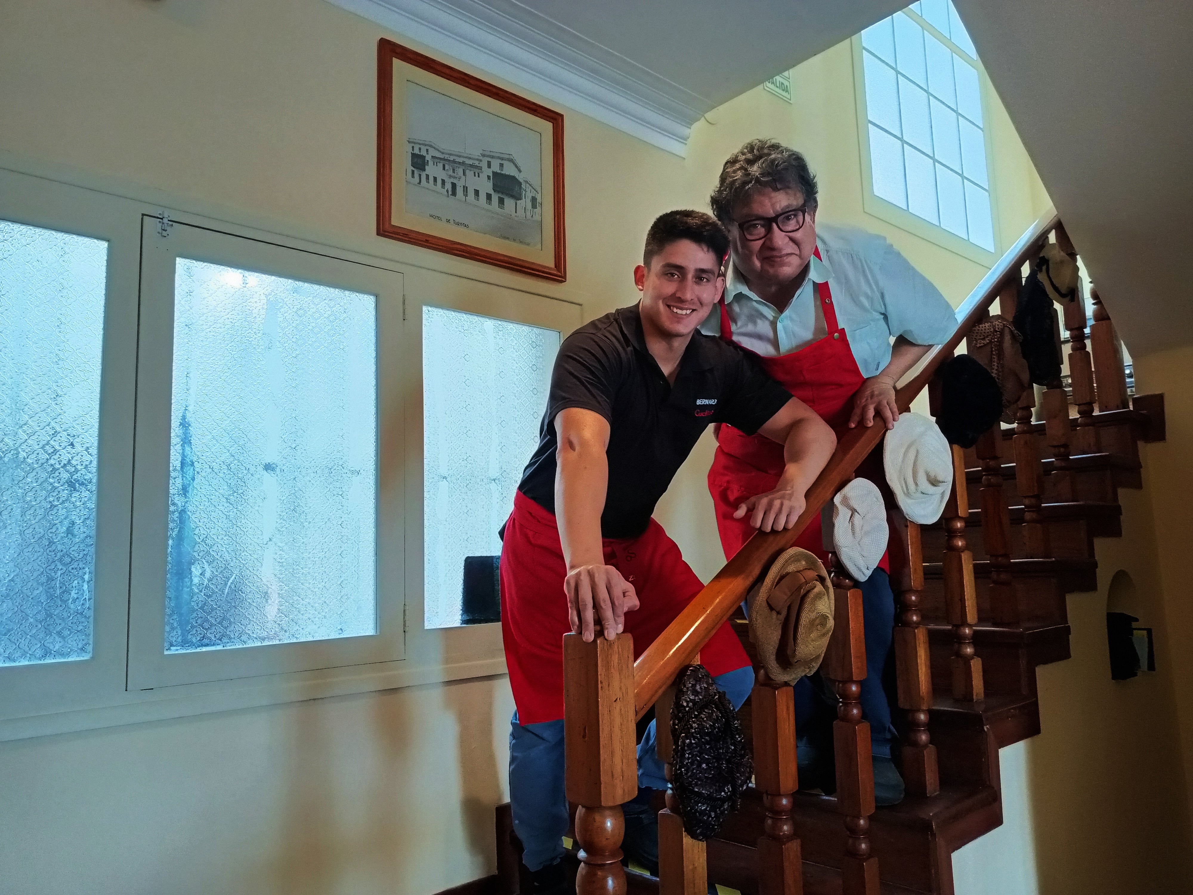 Cucho La Rosa y su hijo Bernardo lideran El Huarique de los Cuchitos.