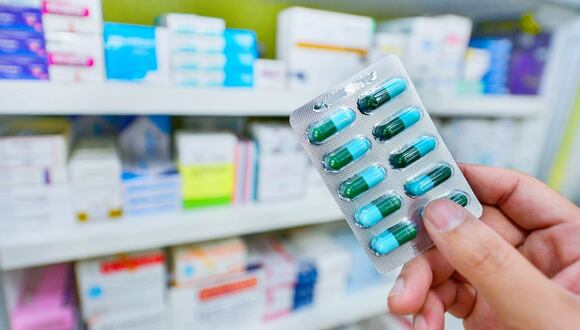 El Gobierno publicó el decreto de urgencia 005-2024 que obliga a las farmacias a tener un 30% de stock de medicamentos esenciales genéricos. (Foto: Agencias)