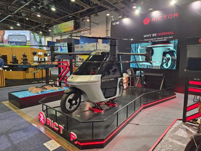 Robots, inteligencia artificial, autos voladores y realidad virtual es lo que se aprecia en la feria tecnológica CES 2025.