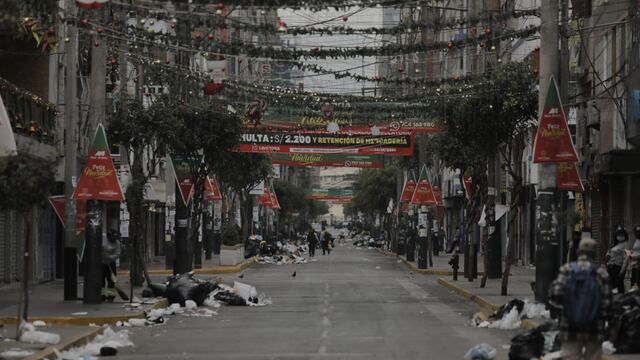 Basura, desorden y poca gente: así amaneció Gamarra tras la llegada de la Navidad | FOTOS