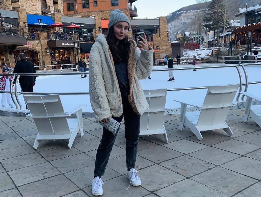 La hija de Juan Soler tiene que llevar a todos lados su identificación por qué si le sucede algo, los médicos deben saber su condición (Foto: Instagram / Mía Soler)