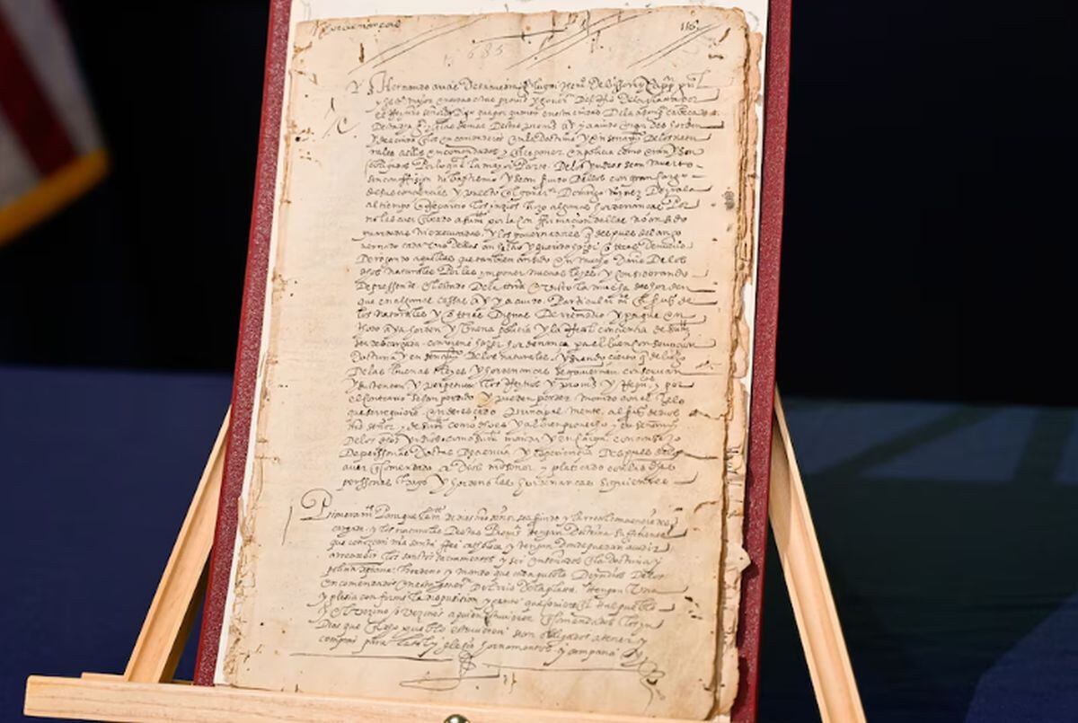 El manuscrito "Hernandarias". (Foto: EFE)