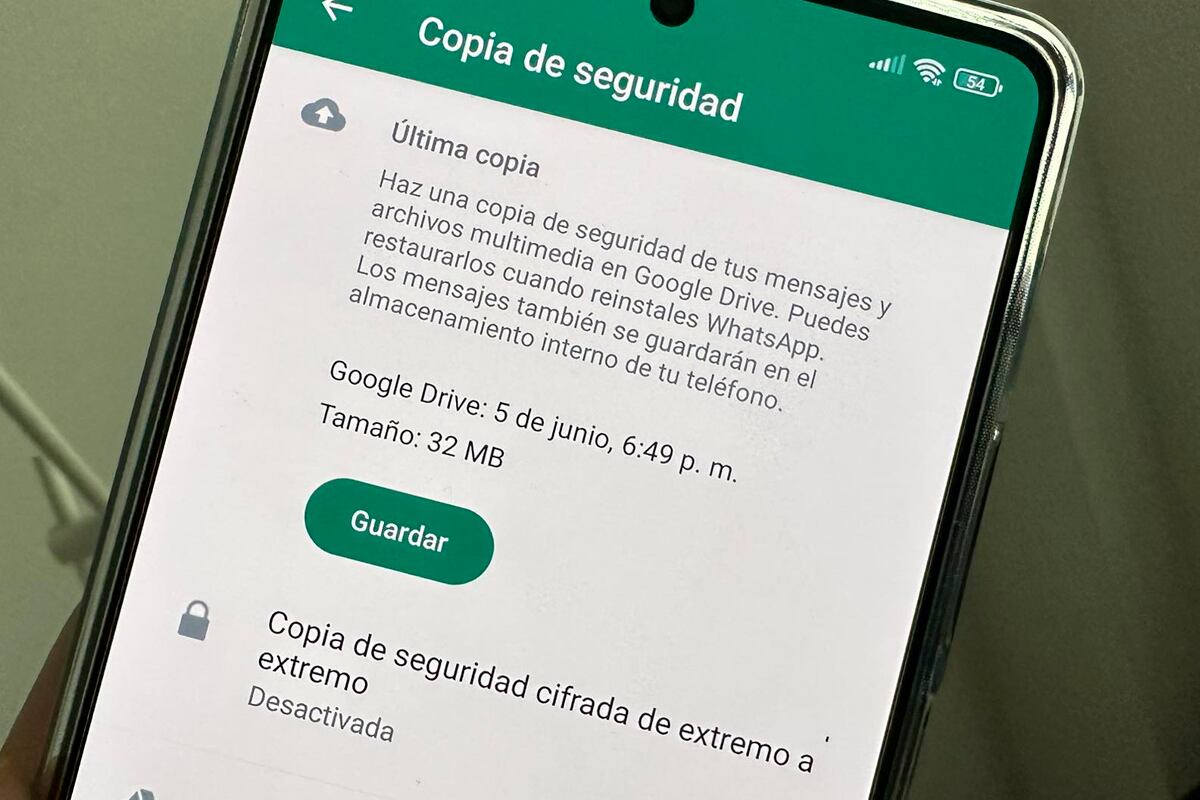 Recuerda hacer una copia de seguridad antes de cambiar de WhatsApp Business a WhatsApp. (Foto: MAG - Rommel Yupanqui)