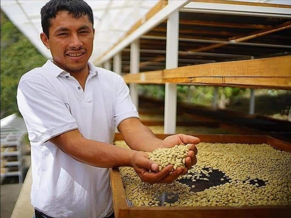 El caficultor cusqueño Dwight Aguilar, quien se situó en el noveno puesto, ha ganado esta competencia en la edición del 2018 y 2021. (Foto: Taza de Excelencia)