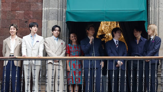 Presidenta de México recibió al grupo surcoreano BTS en el Palacio Nacional