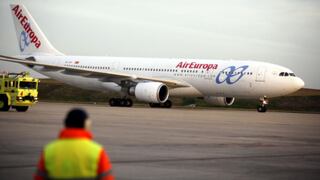 Air Europa reducirá la jornada laboral y suspenderá los empleos de los trabajadores ante impacto del coronavirus