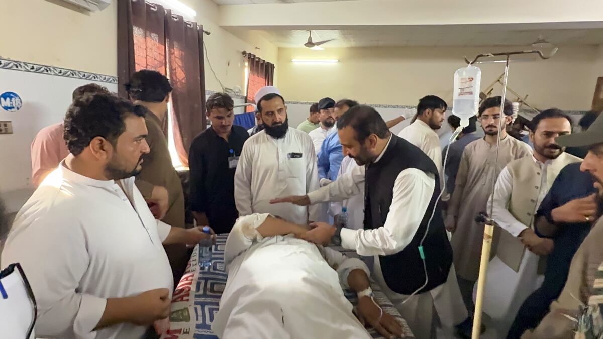 Al menos 16 muertos en un atentado suicida contra un complejo policial en Pakistán