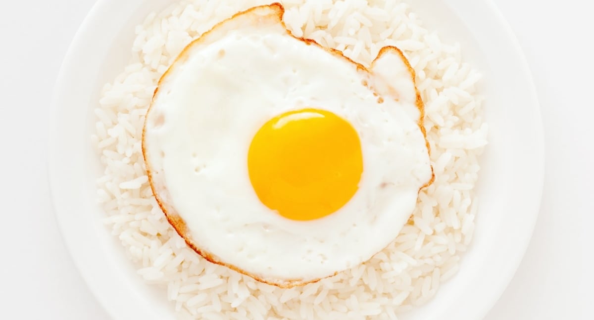 arroz con huevo frito. (Foto: istock)