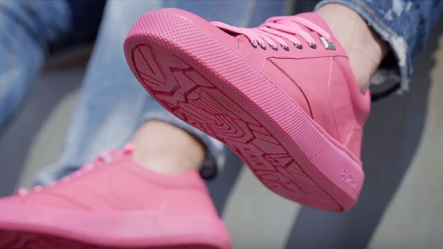 YouTube: así luce el primer par de zapatos hecho con chicle recogido de la calle [VIDEO]