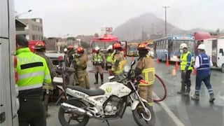Vía Evitamiento: fuerte choque de auto contra bus deja un muerto y dos heridos