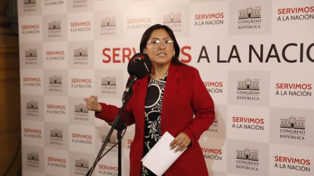 Kelly Portalatino: trabajador de su despacho busca nuevos afiliados para Perú Libre en horario laboral