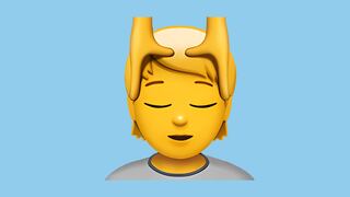 No está dormido: qué es el emoji de WhatsApp con unas manos en la cabeza