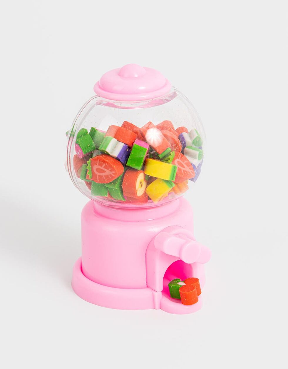 Pasa página a los errores con unos borradores únicos en forma de frutas. Además, serás la sensación por su forma de almacenaje, un pequeño dispensador de dulces para llevar a todas partes. Ubícalo en tiendas Todomoda o en la web pe.todomoda.com. (Foto: Todomoda)