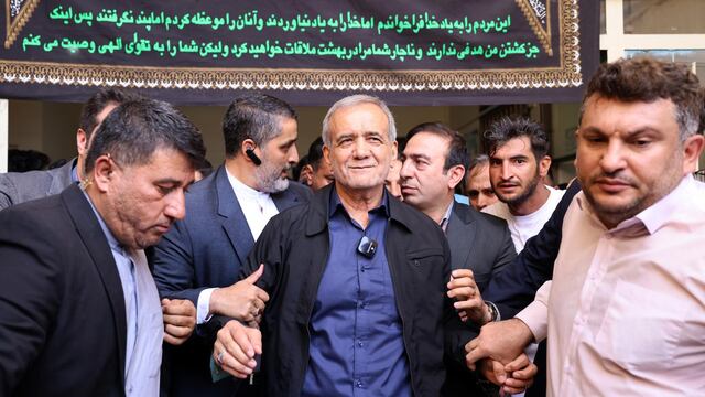 Reformista Masud Pezeshkian gana las elecciones presidenciales en Irán