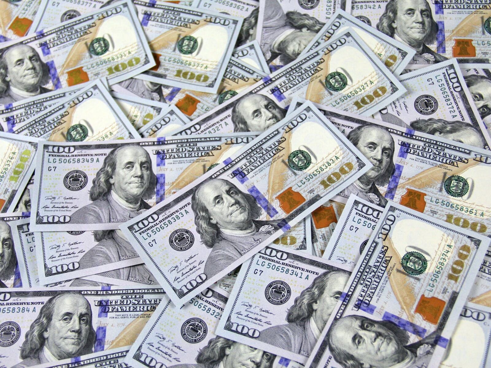 Billetes de cien dólares (Foto: Pexels)