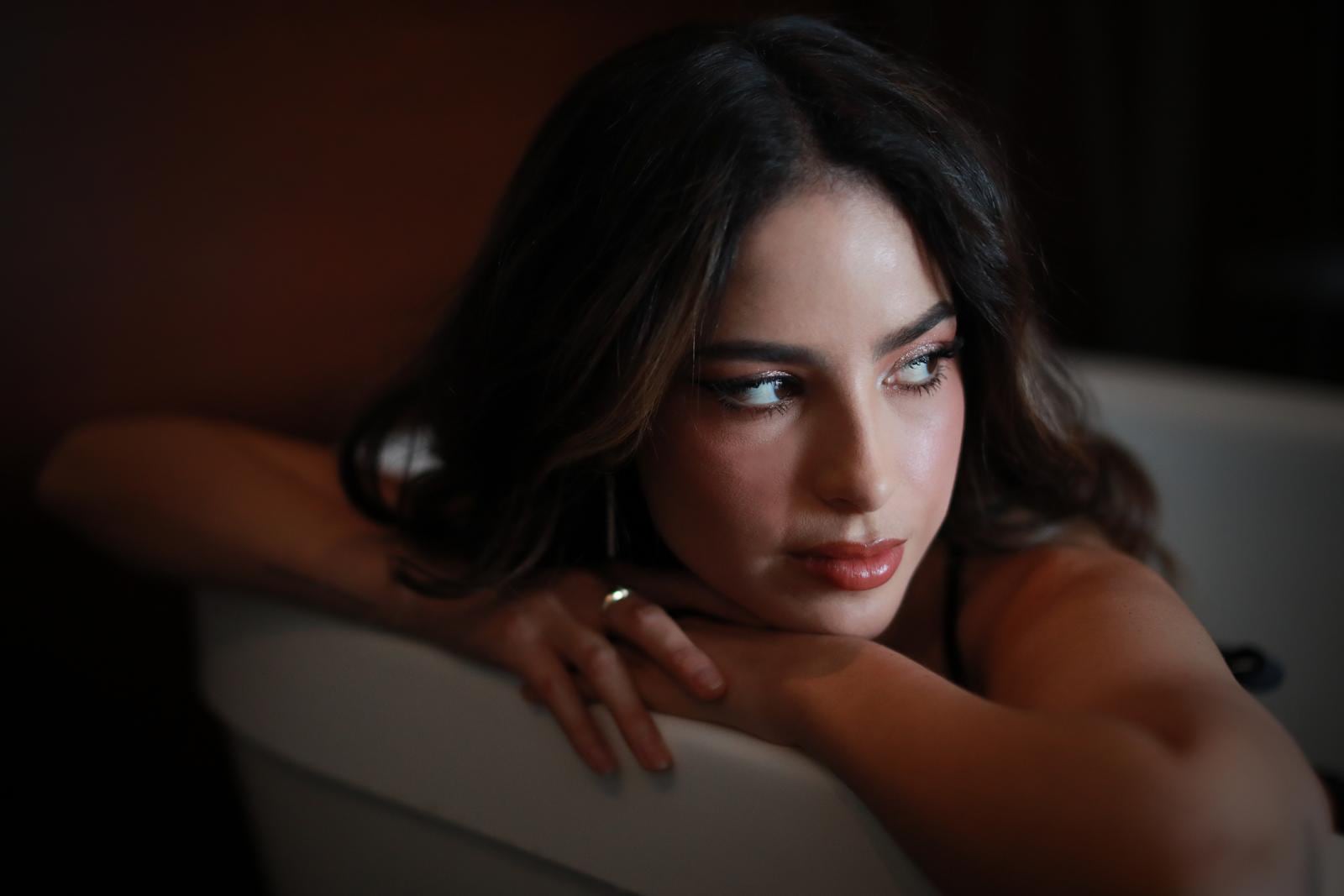 Fotografía: Alessandro Currarino-El Comercio. Locación: BTH Hotel. Estilismo: Luciana Villegas. Maquillaje: Axel Alonso. Peinado: Raymi Rios. Joyas de Adria.