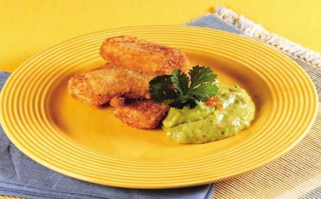 Pescado frito en panko y salsa de palta