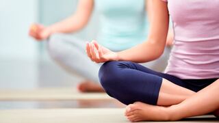 #YoMeQuedoEnCasa: 7 posturas de yoga para mejorar tu flexibilidad