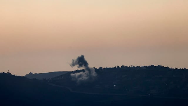 Hezbolá lanza “decenas” de cohetes contra Israel en repuesta a la muerte de dos civiles
