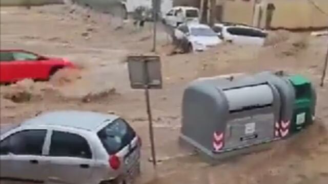 España: lluvias torrenciales provocan inundaciones, viviendas anegadas y personas atrapadas en sus casas