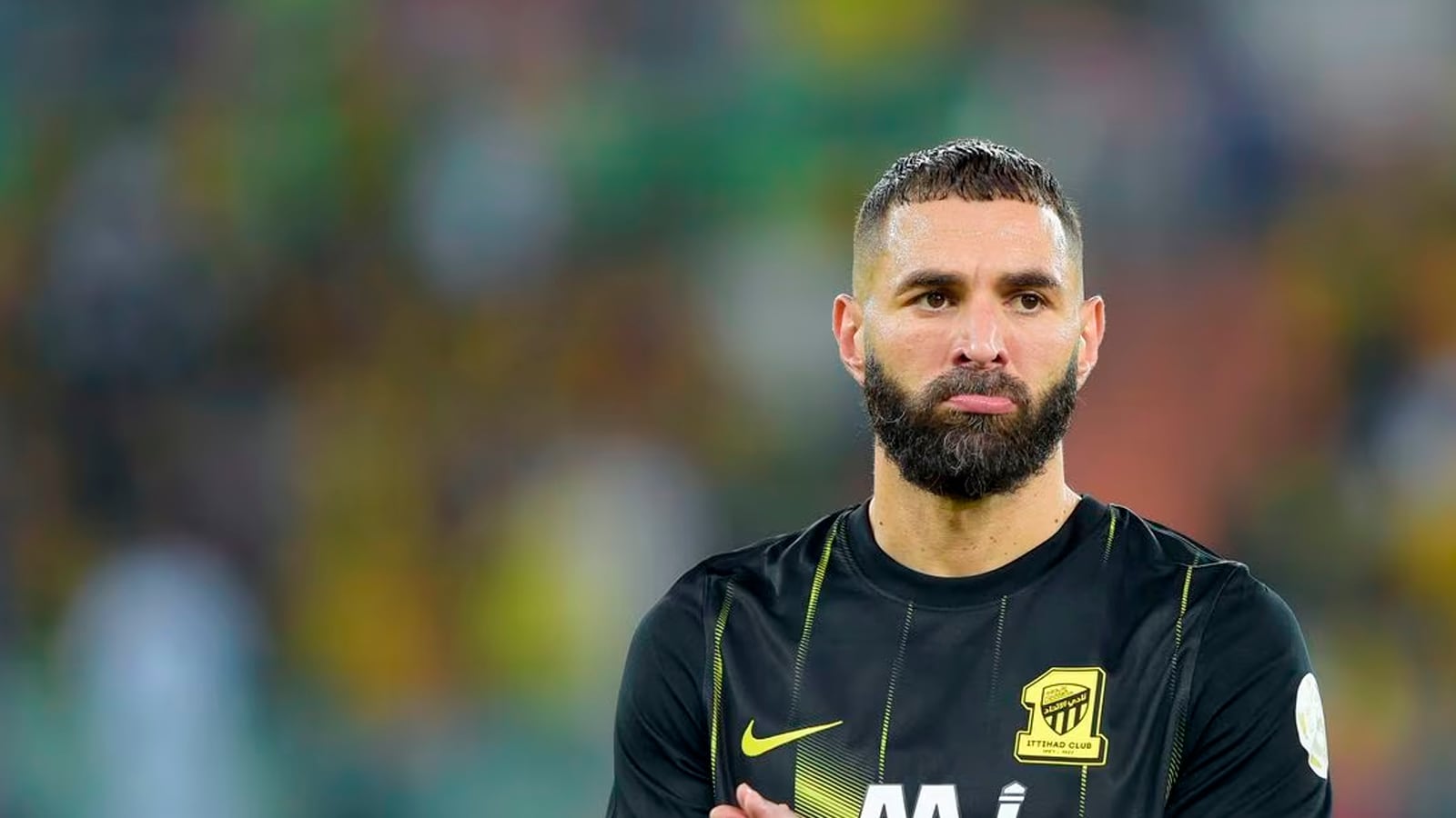 Así reaccionó Karim Benzema ante Kevin Ortega tras no cobrarle penal: finalmente el VAR cobró la falta | En la siguiente nota te mostramos la reacción del jugador francés contra el árbitro peruano durante un partido de la Liga Profesional Saudí. (Foto: Getty Images)