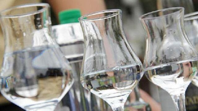 Indecopi prohíbe venta por internet de bebidas alcohólicas que se hacían llamar falsamente Pisco