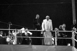 Juan Pablo II en Monterrico: cientos de miles de jóvenes colmaron el hipódromo y paralizaron Lima en 1985 | FOTOS