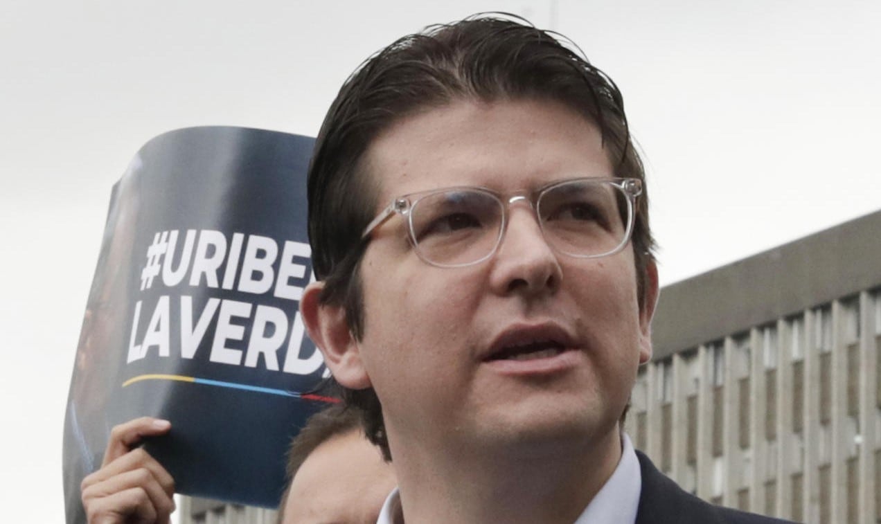Fotografía de archivo fechada el 5 de mayo de 2025 del senador y precandidato presidencial colombiano Miguel Uribe Turbay. (EFE/Carlos Ortega).