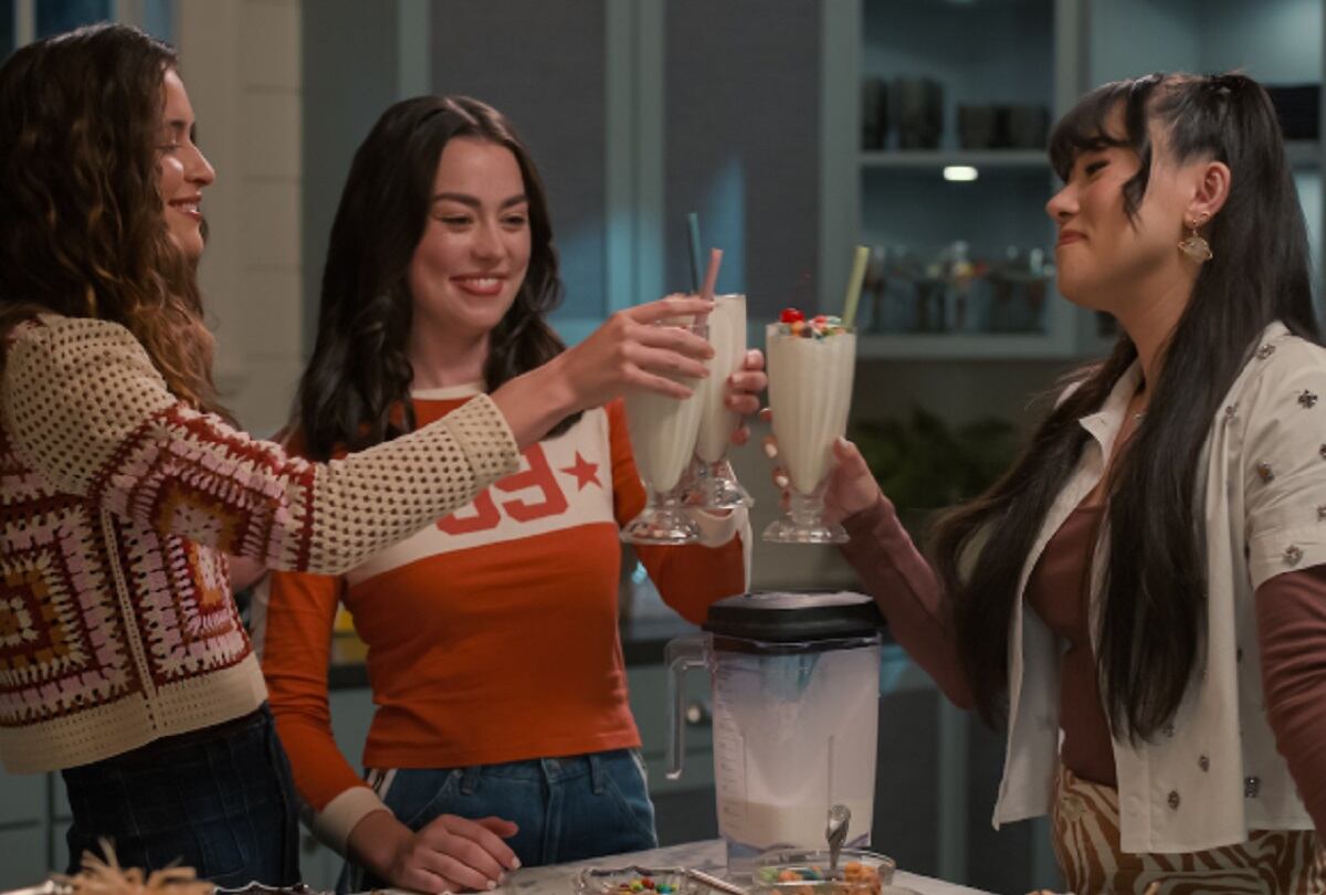 Annie Sullivan (Anneliese Judge) y sus amigas forman la Mini Magnolias cerca del final de la temporada 4 de "Sweet Magnolias" (Foto: Netflix)