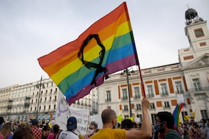 Parlamento de Tailandia aprueba ley del matrimonio homosexual