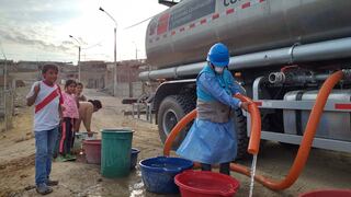 Distribuyen agua potable gratuita a 750.000 habitantes de las zonas más vulnerables de 10 regiones del país