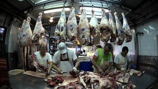 Argentina cierra por 30 días las exportaciones de carne para frenar inflación