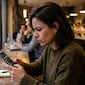 La psicología dice que las personas que revisan reiteradamente sus conversaciones sienten miedo de haber causado mala impresión