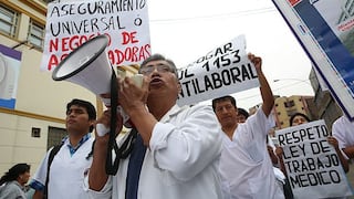 Huelga médica: planean entregar hospitales en Lima y regiones